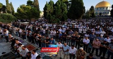 وحدتهم في الأقصى: 45 ألف مصلٍّ يؤدّون صلاة الجمعة بالرغم من إجراءات الاحتلال
