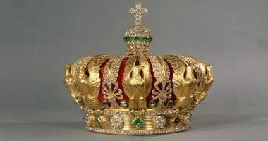 الشرطة الفرنسية تطلق تحقيقًا واسعًا للقبض على منفذي السرقة في متحف اللوفر