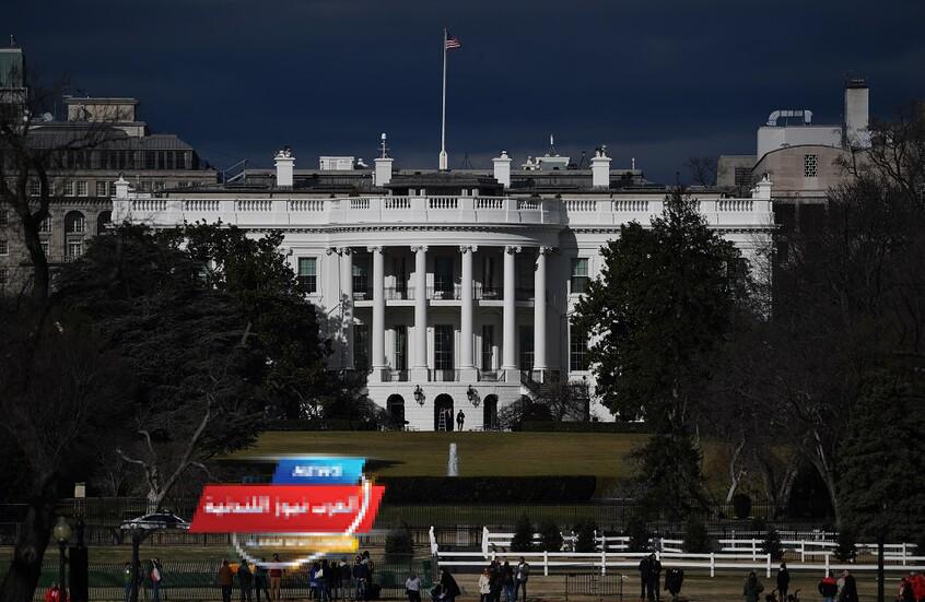 البيت الأبيض يحذر: الإغلاق الحكومي قد يكلف الاقتصاد الأمريكي 15 مليار دولار أسبوعياً