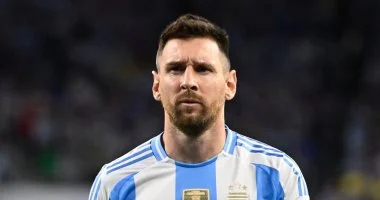 أجويرو يتوقع ميسي في مونديال 2026 ويُبقي الباب مفتوحاً لعودته إلى برشلونة»