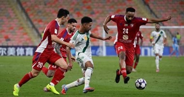 الشارقة يحقق مفاجأة ويُلحق بالأهلي السعودي أول هزيمة في دوري أبطال آسيا بهدف عثمان كامارا