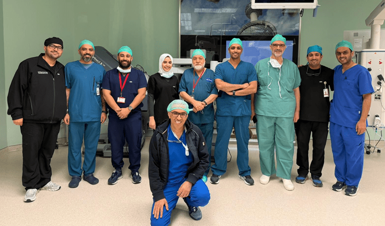 الصحة الكويتية نجاز طبي كويتي — استئصال الغدة الدرقية بالروبوت عبر الفم في مستشفى جابر