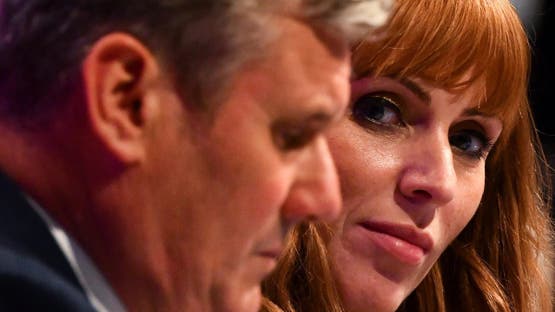 تحركات داخلية تهدد موقع ستارمر في حزب العمال