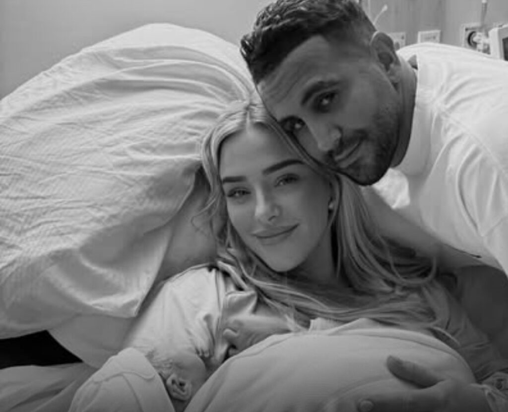 مولود جديد لرياض محرز يتسبب في تأخره عن معسكر منتخب الجزائر