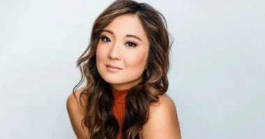 الممثلة الأمريكية آشلي بارك تكشف عن هواية مفاجئة تمارسها أثناء تصوير “Emily in Paris”