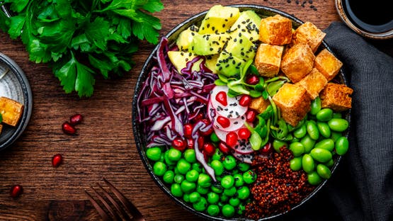 تناول الخضراوات أولاً قد يساعد في التحكم بالسكر