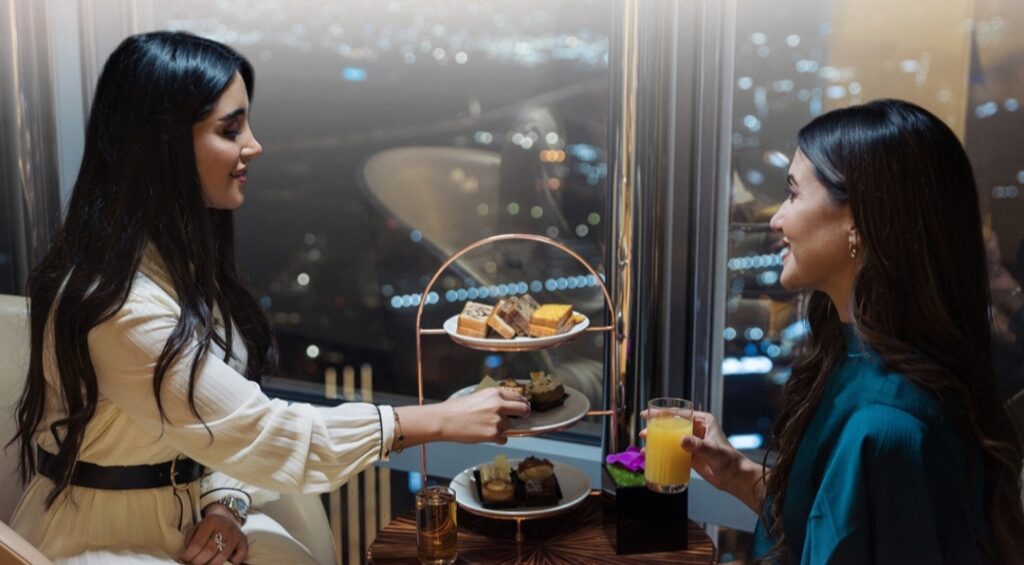 عشاء ليلة رأس السنة في برج خليفة: 12 ألف درهم للفرد الواحد