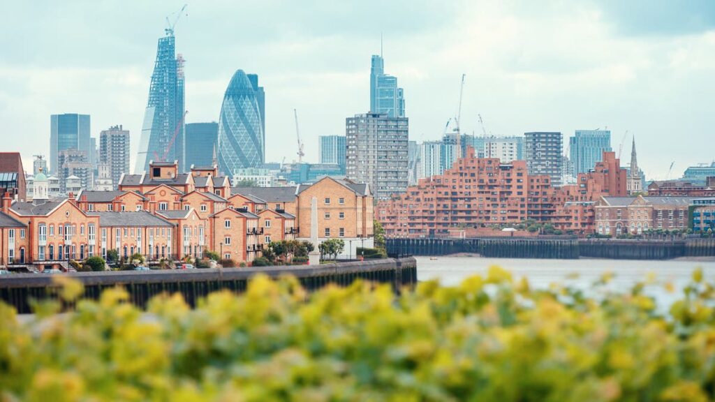 العقارات الفاخرة في لندن تسجّل أضعف أداء منذ 2020