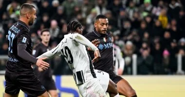 يوفنتوس يضرب نابولي بثلاثية ويقتحم المربع الذهبي في الدوري الإيطالي