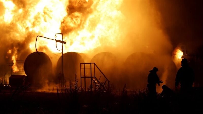 حريق هائل في مستودع نفط روسي بعد سقوط طائرة مسيّرة