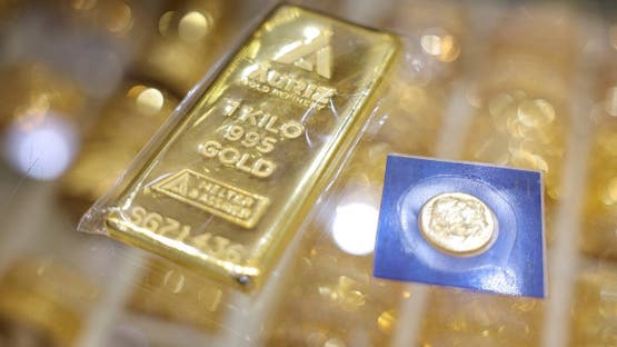 الذهب والفضة قرب قمم تاريخية وسط توتر جيوسياسي