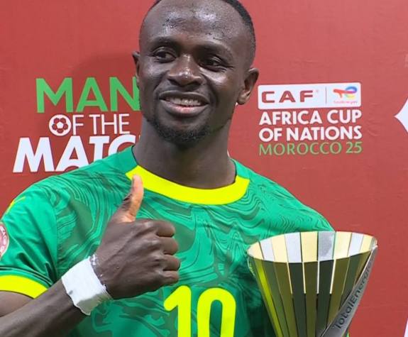 ساديو ماني يتوج بجائزة أفضل لاعب في مباراة السنغال ومصر بنصف نهائي كأس أمم إفريقيا 2025