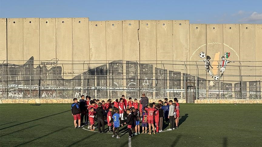 ملعب فلسطيني ينجو مؤقتًا من قرار هدم إسرائيلي بسبب تدخل الفيفا