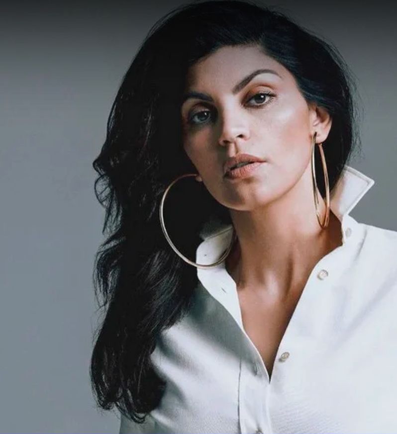 جدل واسع في المغرب بعد إعلان عرض فنانة جزائرية في الرباط