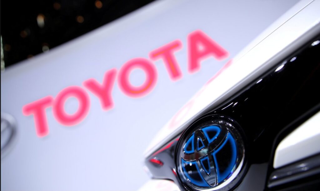 تويوتا تحقق رقماً قياسياً بمبيعات 11.3 مليون سيارة عالميًا في 2025