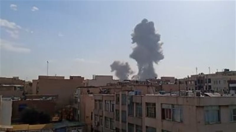 أنباء عن استهداف منزل خامنئي واللقطات الأولى للعدوان الأمريكي‑الإسرائيلي على إيران