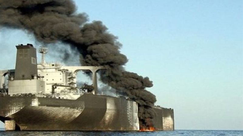 الحوثيون يقررون استئناف الهجمات على السفن في البحر الأحمر