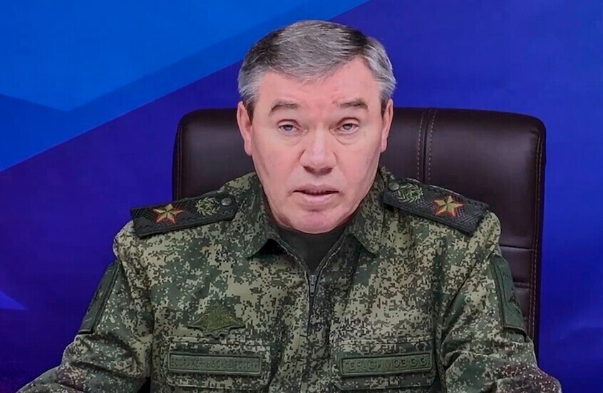 غيراسيموف: القوات الروسية تسيطر على 12 بلدة وتوسع المنطقة العازلة بأوكرانيا