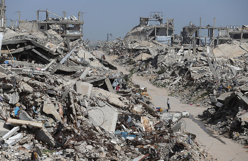 إسرائيل توافق رسميًا على طلب أمريكي بتحمل تكاليف إزالة أنقاض غزة تمهيدًا لإعادة الإعمار