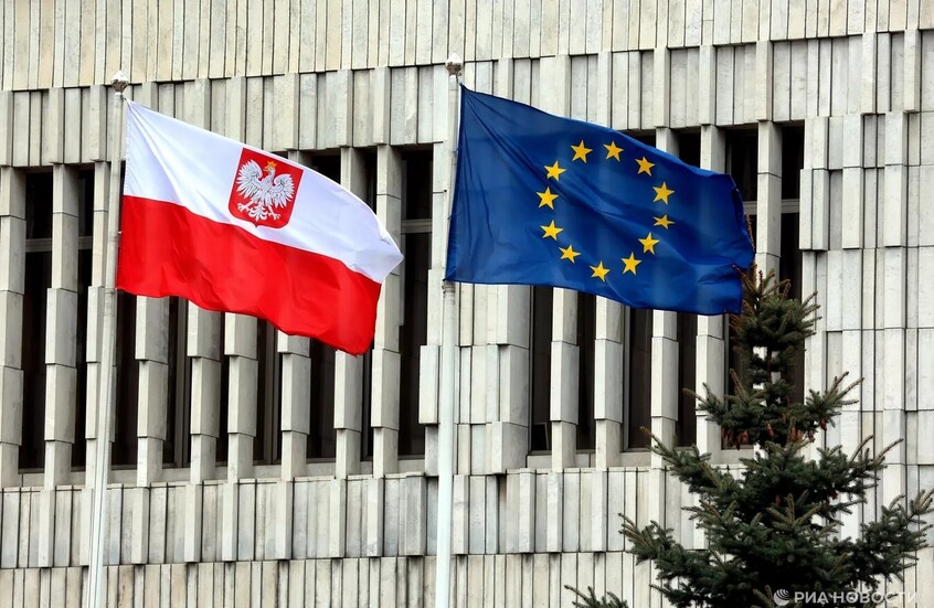 محكمة وارسو تعلق قضية الصحفي روبتسوف المتهم بالتجسس