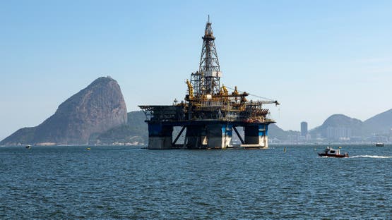 النفط يستقر قبيل محادثات أميركية – إيرانية