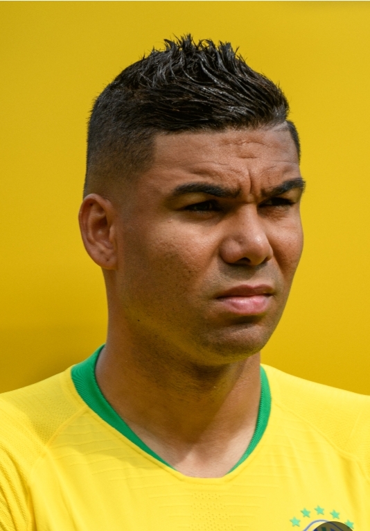 كاسيميرو يرحل عن مانشستر يونايتد ويقترب من الانضمام إلى “نادي الأساطير” في نهاية الموسم