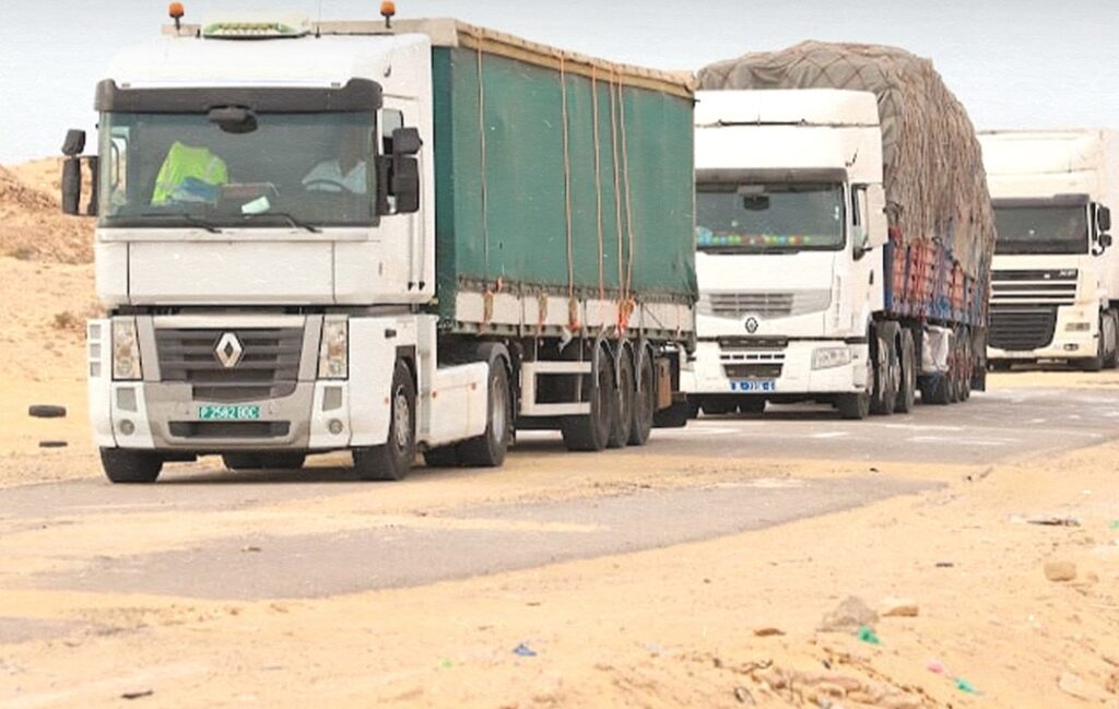 الإفراج عن شاحنتين مغربيتين محتجزتين في غينيا كوناكري بعد تسوية مالية.. والثالثة قيد الانتظار