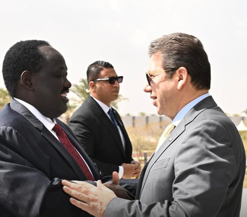 رئيس المخابرات العامة حسن رشاد يلتقي وفداً رفيع المستوى من جنوب السودان