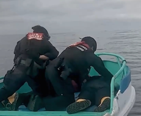 خفر السواحل الأمريكي يعلن ضبط أكثر من 17 ألف رطل من الكوكايين في شرق المحيط الهادئ