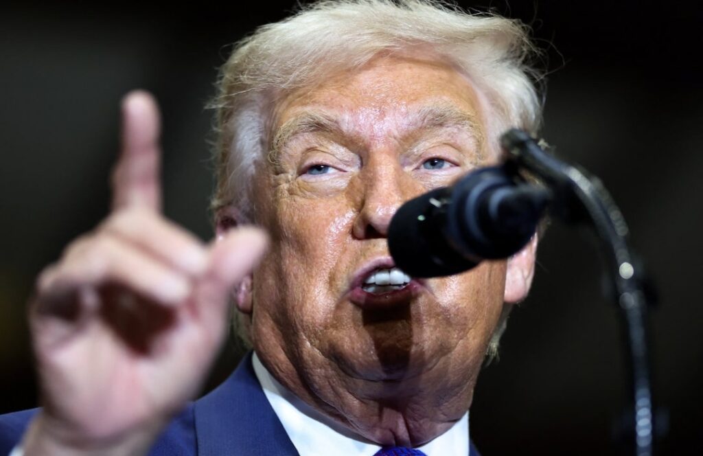 ترامب: 50 مليون برميل نفط فنزويلي متجهة إلى هيوستن