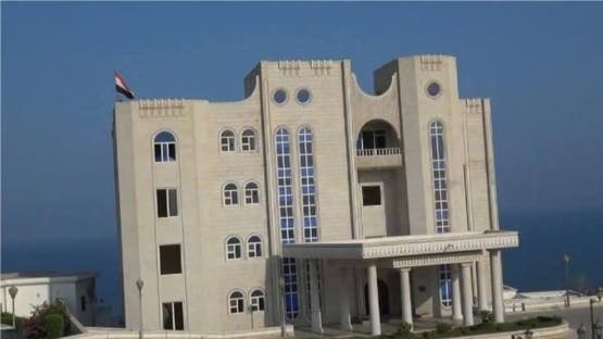 محاولة اقتحام قصر معاشيق في عدن.. وإصابة 12 في مواجهات قرب المقر الرئاسي