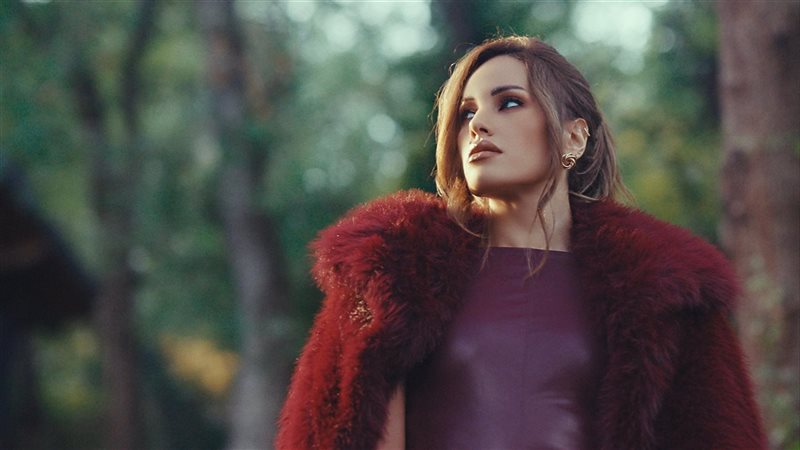 المطربة المصرية عبيدة تُطلق كليب أغنية “ما تعودناش”