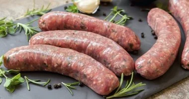 طريقة عمل السجق البلدي في المنزل بطعم لا يقاوم