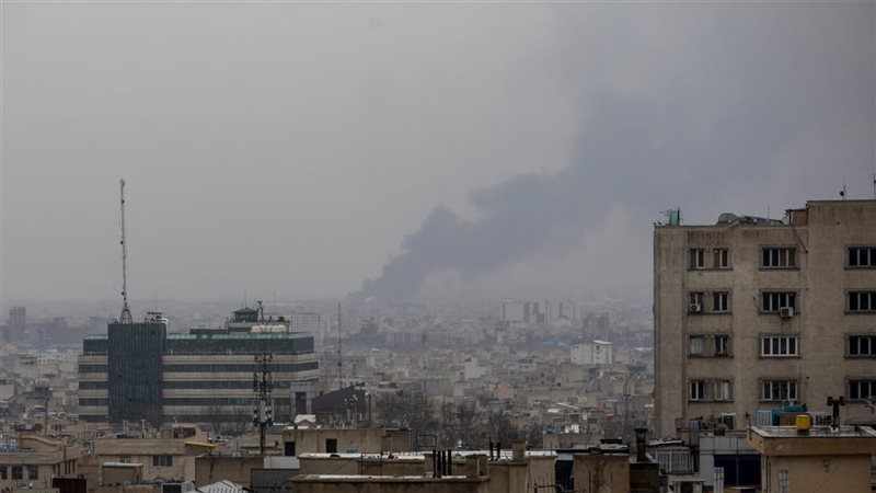 جيش الاحتلال الإسرائيلي يعلن بدء غارات واسعة في إيران