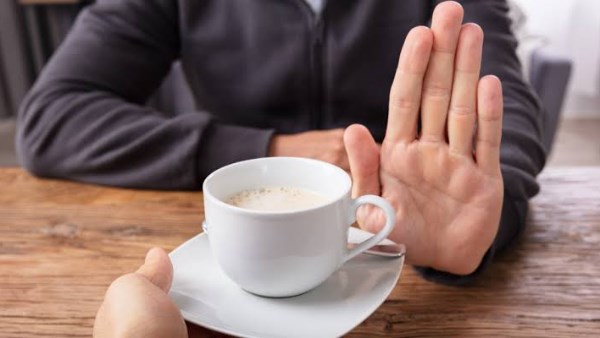 كيف تتوقف عن الكافيين بدون صداع؟ أفضل الطرق لتقليل القهوة بأمان