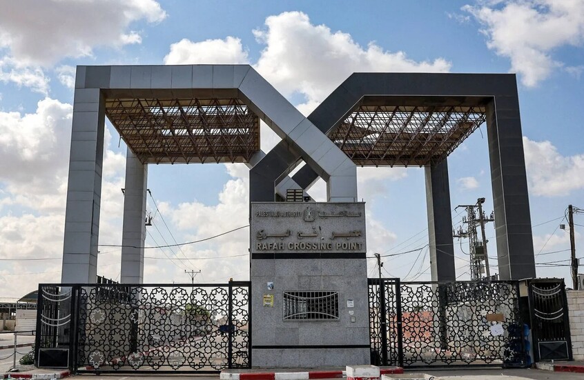 مصر تستأنف إدخال المساعدات إلى غزة عبر معبر رفح