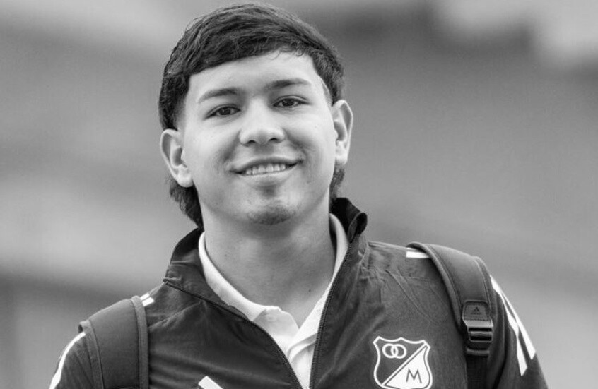 وفاة نجم شاب في كرة القدم الكولومبية بعد سقوطه مغشيًا عليه في الملعب