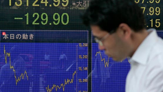 تباين الأسهم العالمية مع تراجع النفط وسط ترقب تطورات حرب إيران