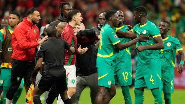 رئيس كاف باتريس موتسيبي يعقد مؤتمراً صحفياً في القاهرة للرد على أزمة نهائي أمم إفريقيا