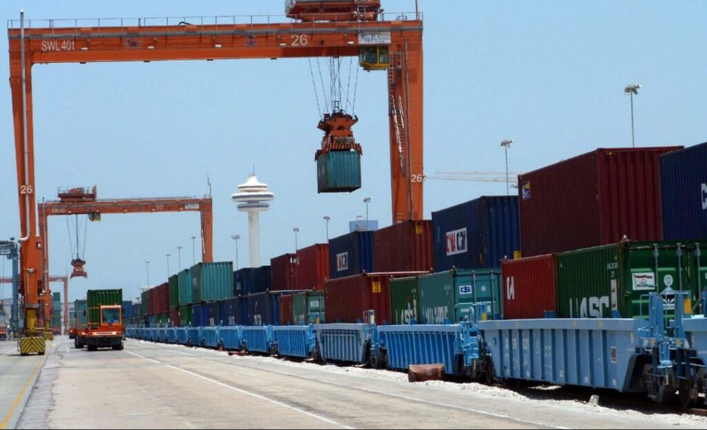 السعودية : تطلق ممرًا لوجستيًا دوليًا لربط موانئ الخليج بالاردن