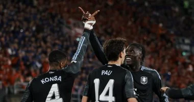 بولونيا ضد أستون فيلا.. الفيلانز يضع قدمًا في نصف نهائي الدوري الأوروبي بثلاثية