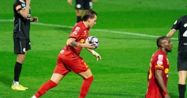 تعادل مثير بين القادسية والشباب يشعل صراع الدوري السعودي