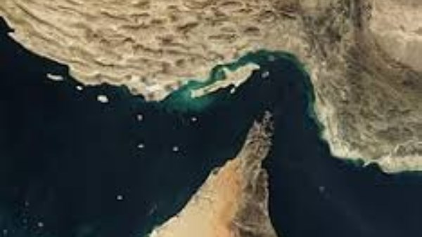 تصعيد بحري جديد مسؤول إيراني لن نسمح بعبور أي سفينة دون ترخيص مسبق