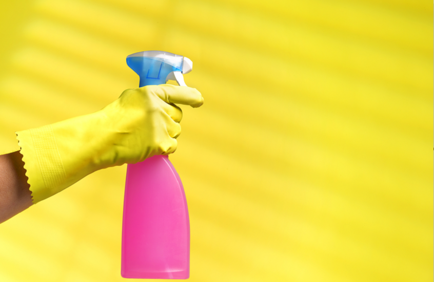 تحذير صحي: بخاخات التنظيف قد تضر الرئتين