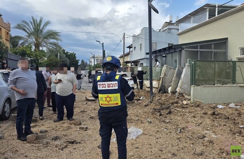 شظايا صواريخ إيرانية في إسرائيل: واستنفار واسع