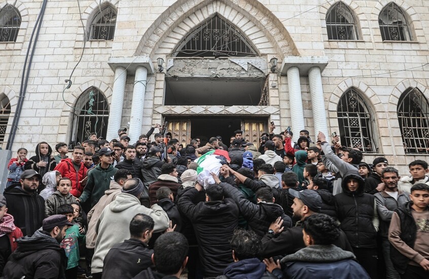 مركز حقوقي: إسرائيل تشكّل ميليشيات محلية لتنفيذ عمليات داخل غزة