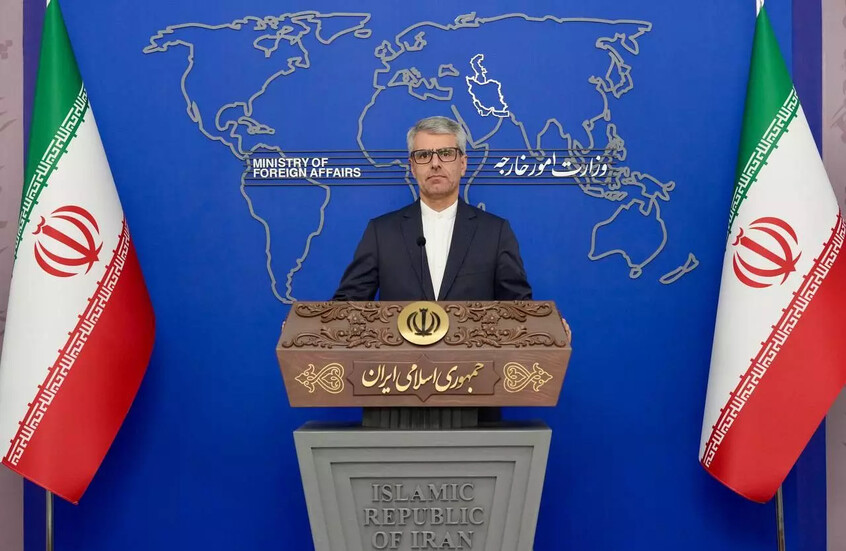 متحدث إيراني ينشر آية قرآنية ويلمح لهزيمة أمريكية