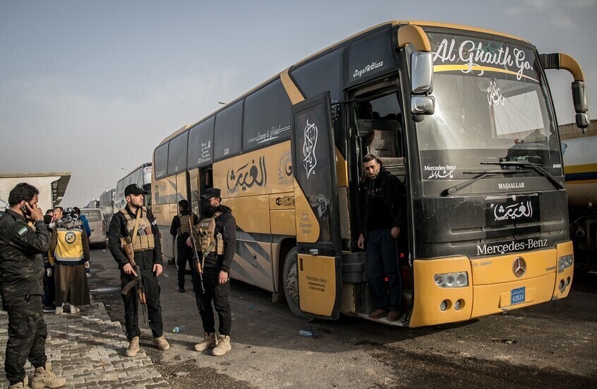 سوريا.. الإفراج عن 91 معتقلاً من سجون “قسد”