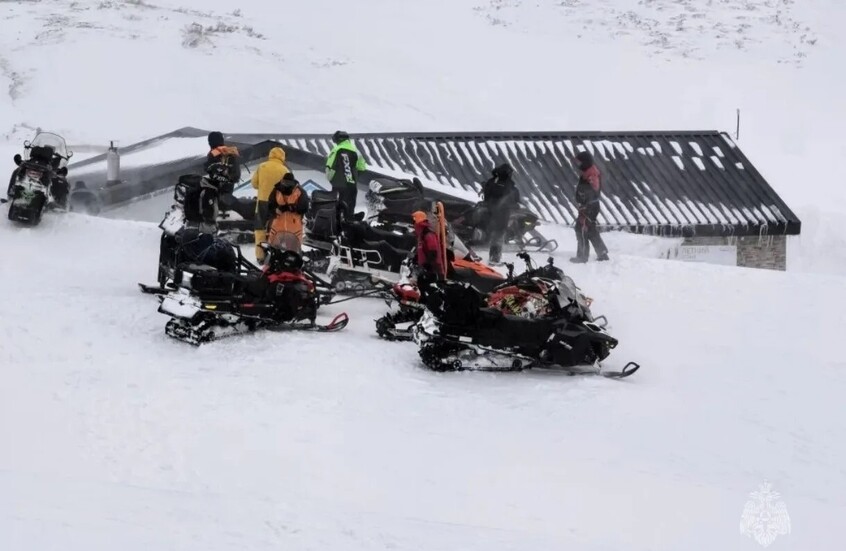 نجاة سائحين بعد 30 ساعة تحت الثلج في شرق روسيا وسط عاصفة شديدة في كامشاتكا