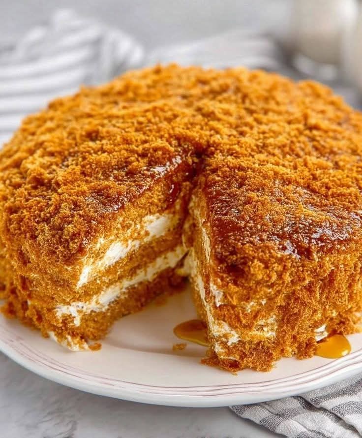 كيك العسل الروسية (Medovik): أساسية فى سفرة الاعياد